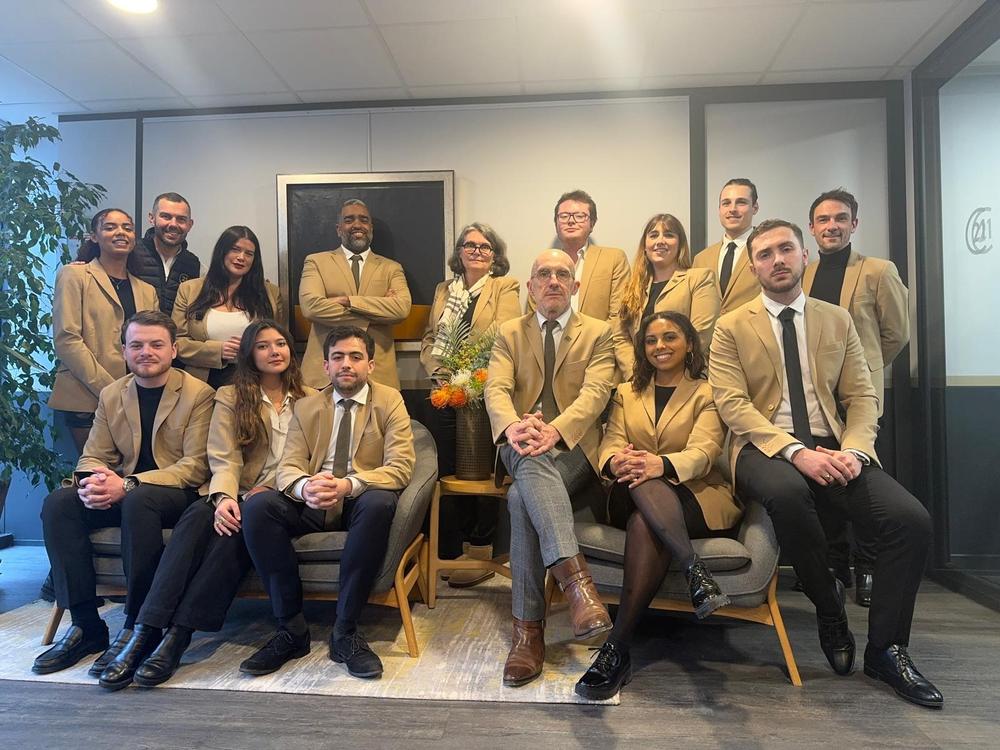 l'équipe de l'agence Agence Reine